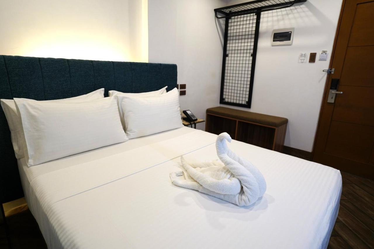 Lighthouse Point Hotel Dumaguete City Extérieur photo